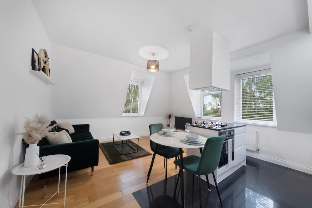 Roomy One Bed Loft Apartment Bishop's Stortford Kültér fotó